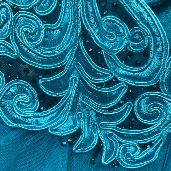 Ellie Wiled by MonCheri sleeveless tulle and lace halter gown - Picture 8 of 10